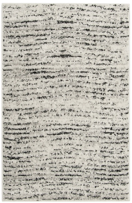 Safavieh Adirondack 2'-6" x 4'-0" Rug in Ivory / Silver