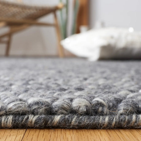 Safavieh Natura 4'-0" x 6'-0" Rug in Dark Grey