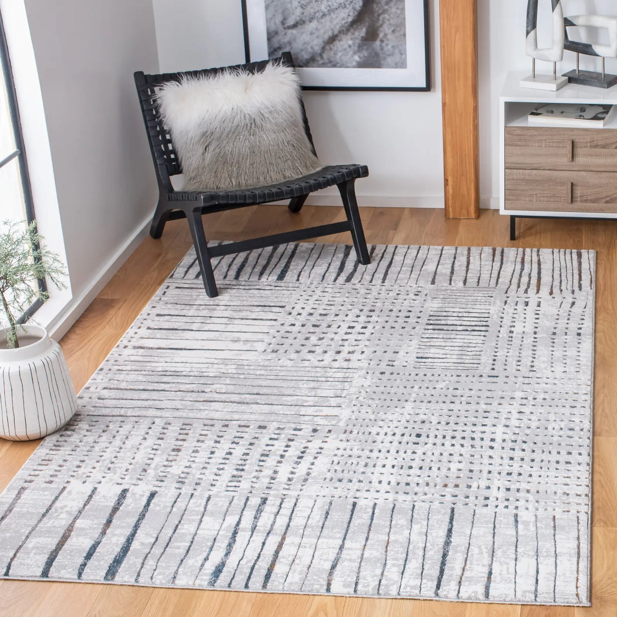 Safavieh Sonoma 4'-5" x 6'-5" Rug in Grey / Ivory