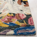 Safavieh Blossom 4'-0" x 6'-0" Rug in Green / Ivory