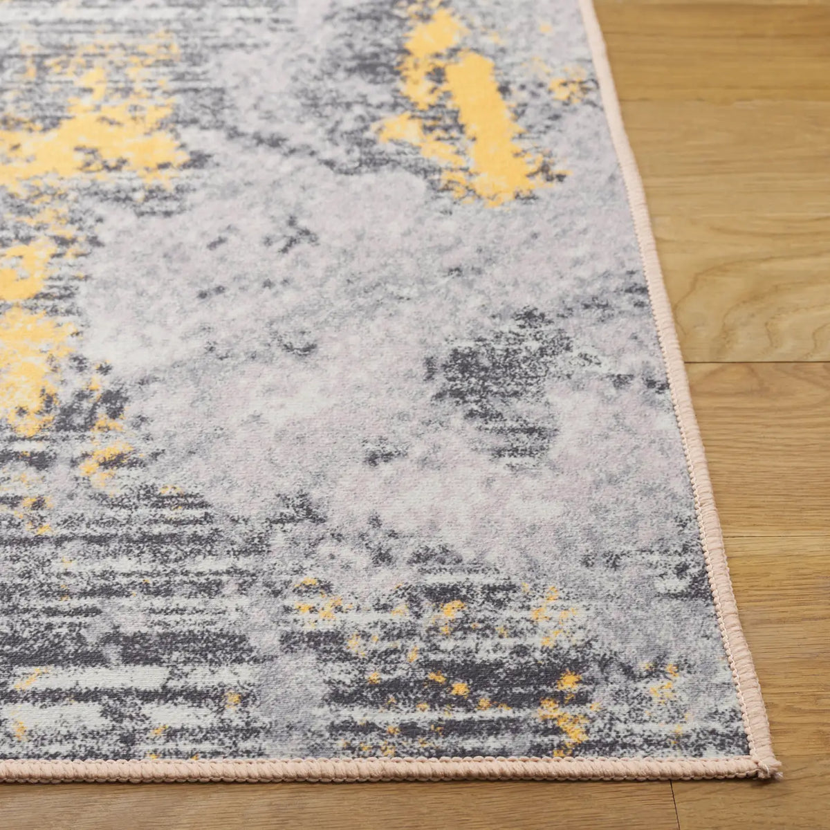 Safavieh Malibu 4'-0" x 6'-0" Rug in Grey / Gold