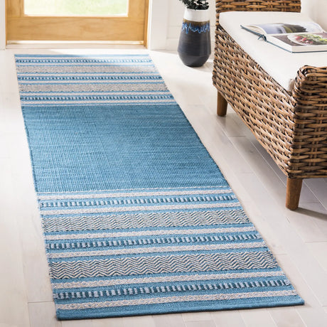 Safavieh Montauk 2'-6" x 10'-0" Rug in Blue / Grey