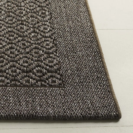 Safavieh Palm Beach 4'-0" x 6'-0" Rug in Silver