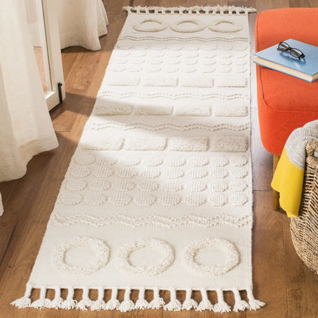 Safavieh Natura 2'-3" x 8'-0" Rug in Ivory