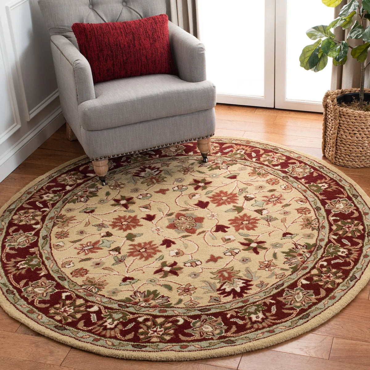 Safavieh Heritage 6'-0" x 6'-0" Rug in Ivory / Red