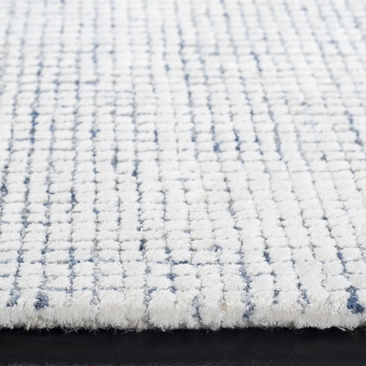 Safavieh Abstract 5'-0" x 8'-0" Rug in Ivory / Blue