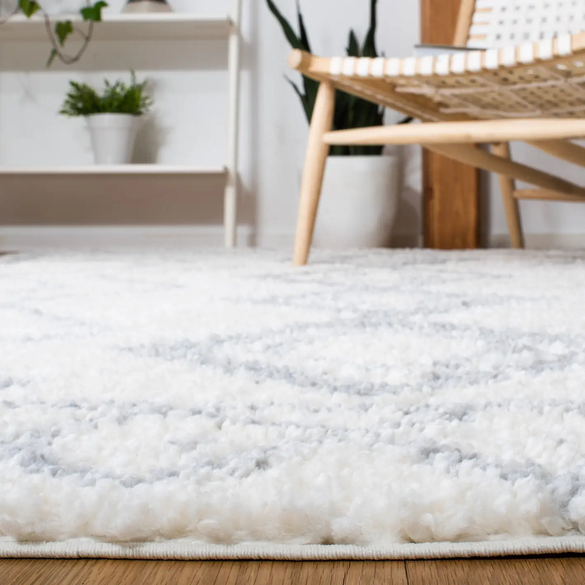 Safavieh Parma Shag 4'-0" x 6'-0" Rug in Ivory / Grey