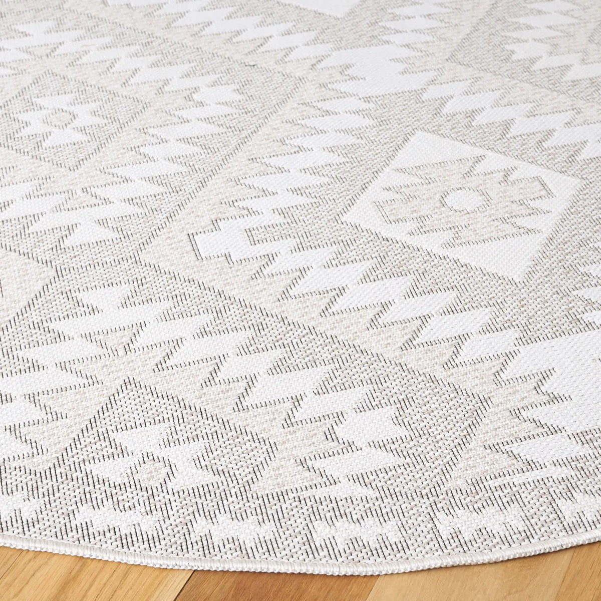 Safavieh Prairie 300 6'-7" x 6'-7" Rug in Beige / Ivory
