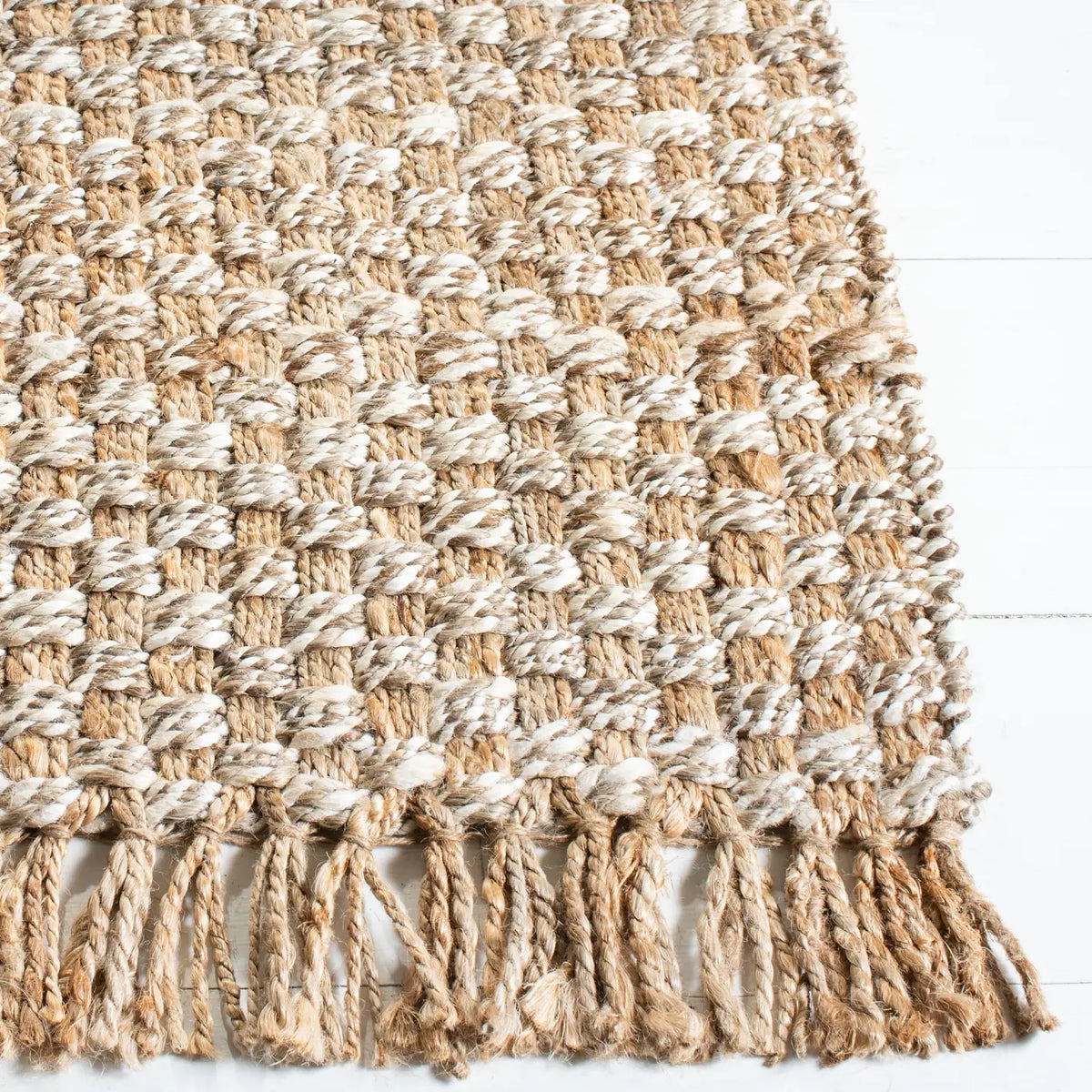 Safavieh Natural Fiber 4'-0" x 6'-0" Rug in Natural / Grey