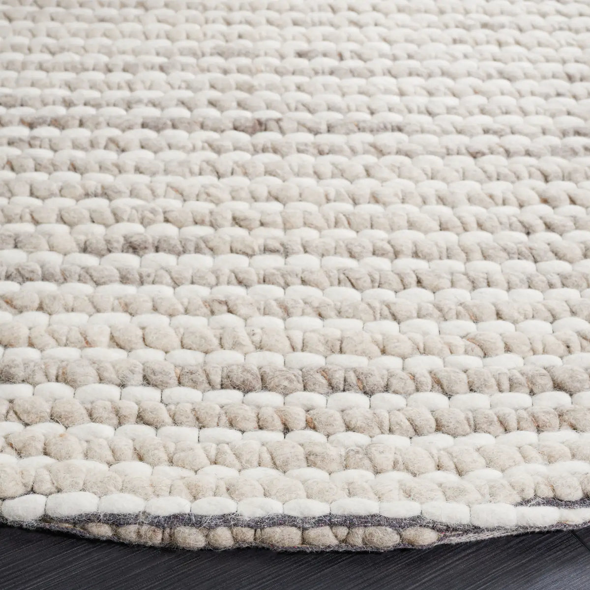Safavieh Marbella 6'-0" x 6'-0" Rug in Silver / Ivory