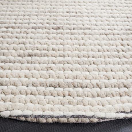 Safavieh Marbella 6'-0" x 6'-0" Rug in Silver / Ivory