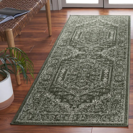 Safavieh Adirondack 2'-6" x 8'-0" Rug in Dark Green / Ivory
