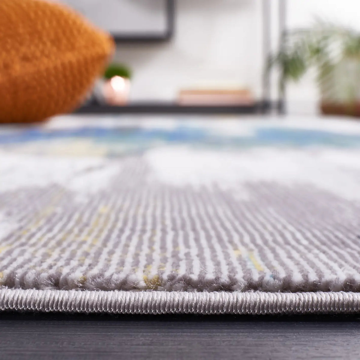 Safavieh Art Studio 4'-0" x 6'-0" Rug in Light Grey / Blue