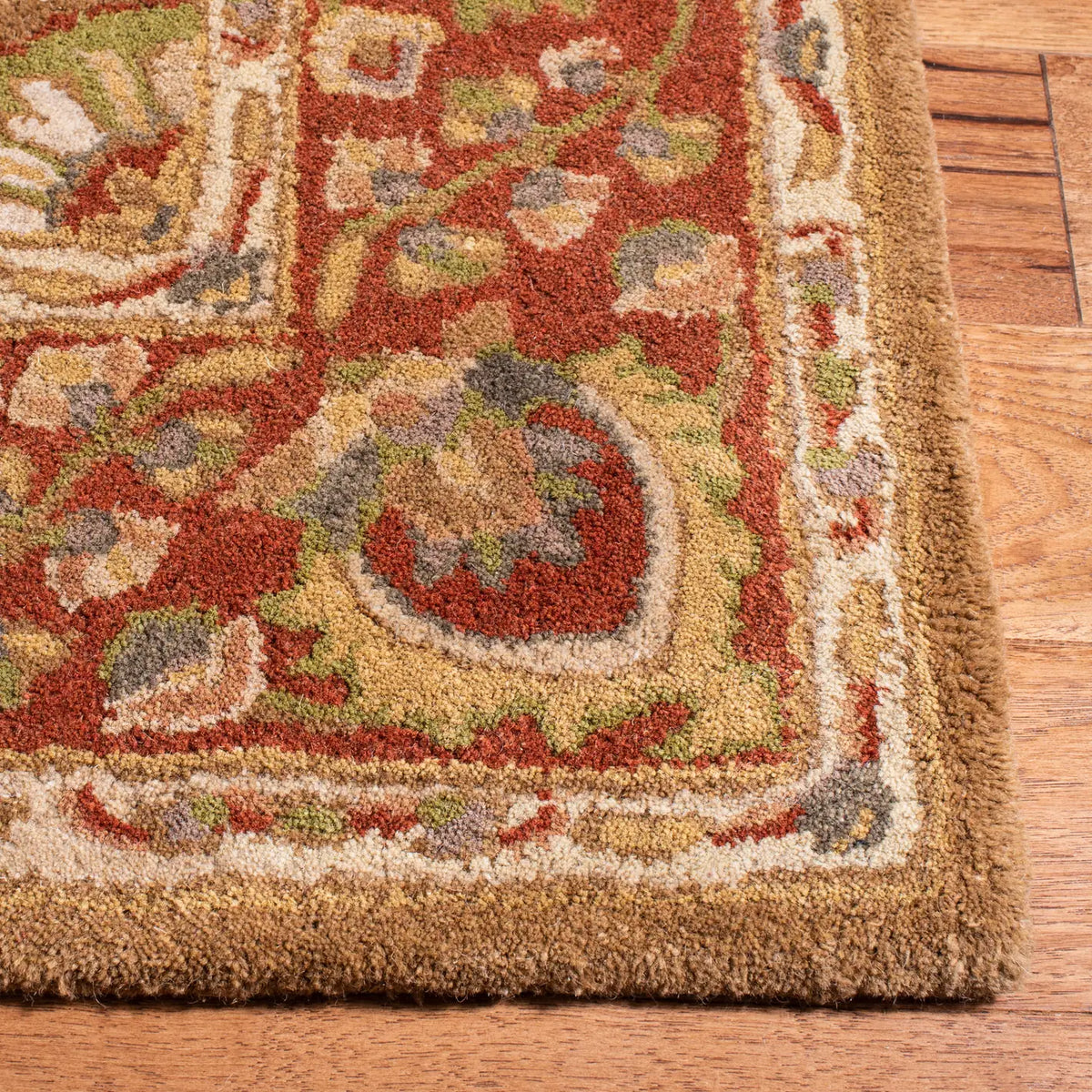 Safavieh Heritage 4'-0" x 6'-0" Rug in Beige / Rust
