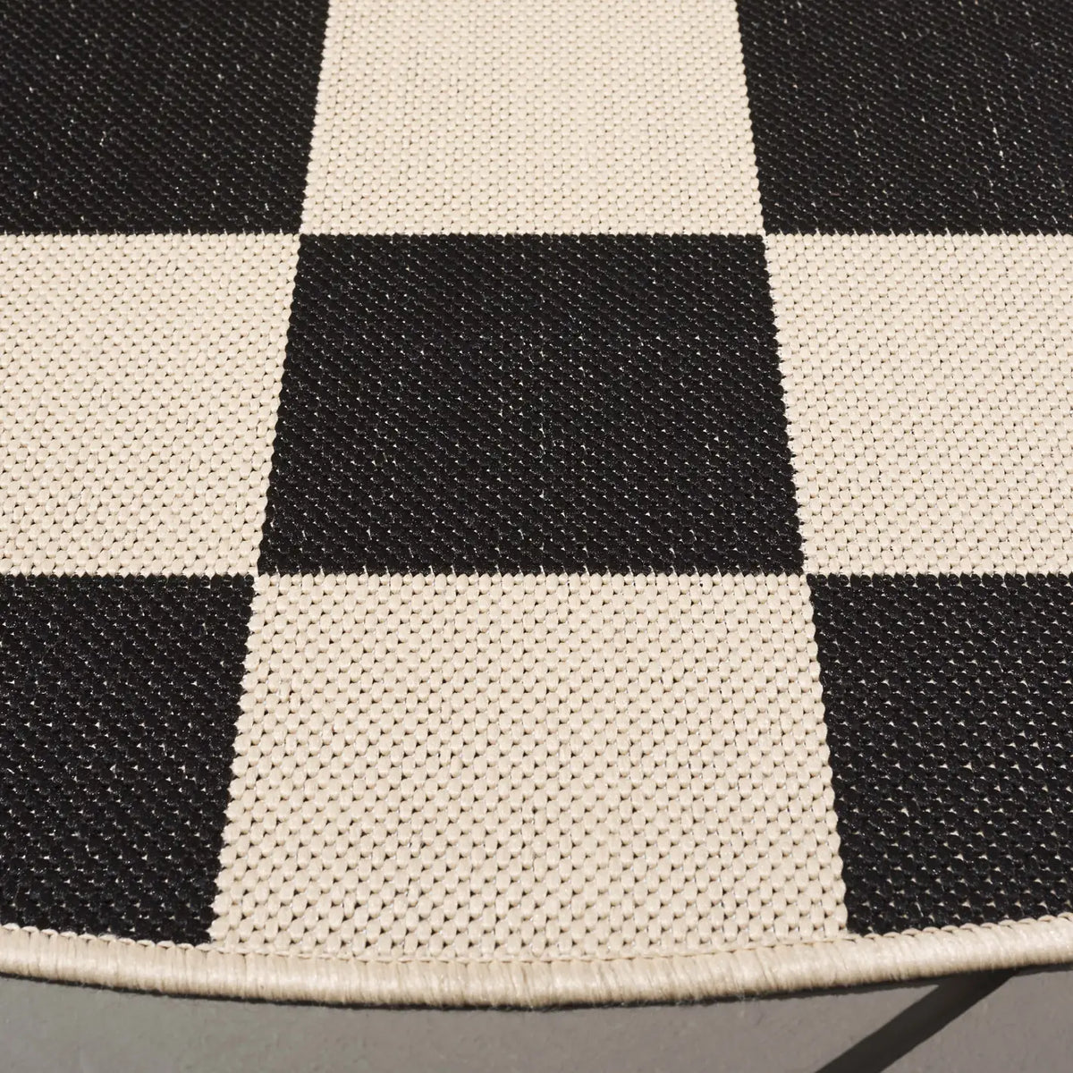 Safavieh Courtyard 6'-7" x 6'-7" Rug in Black / Beige