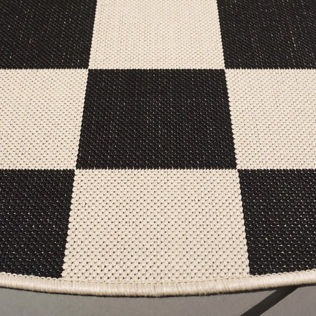Safavieh Courtyard 6'-7" x 6'-7" Rug in Black / Beige