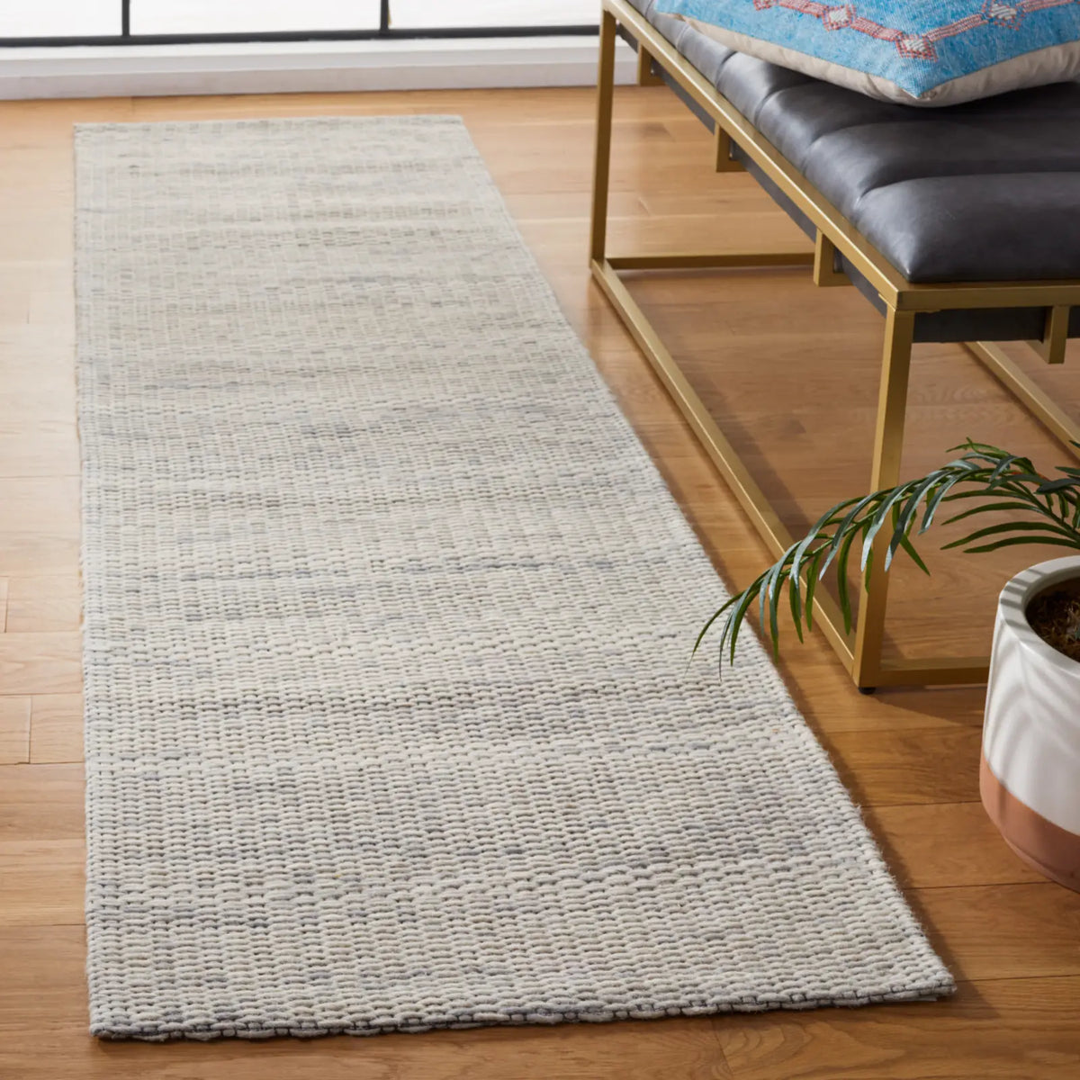 Safavieh Marbella 2'-3" x 8'-0" Rug in Grey / Beige