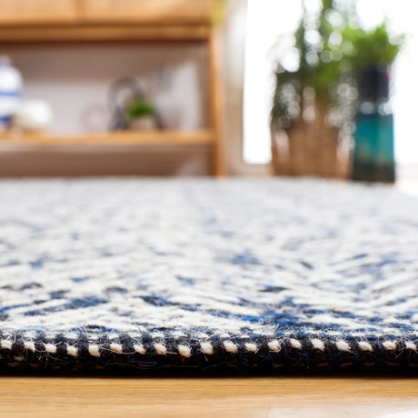 Safavieh Kilim 5'-0" x 8'-0" Rug in Navy