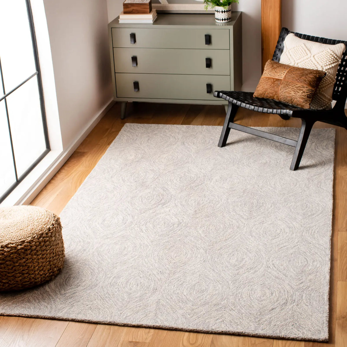 Safavieh Micro-Loop 5'-0" x 8'-0" Rug in Silver / Ivory