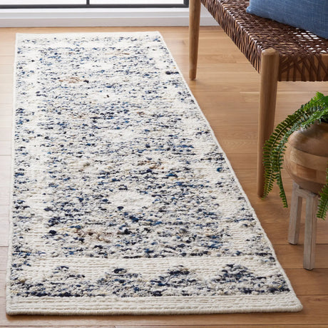 Safavieh Manhattan 2'-3" x 8'-0" Rug in Ivory / Blue