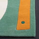 Safavieh Fifth Avenue 5'-0" x 8'-0" Rug in Green / Ivory