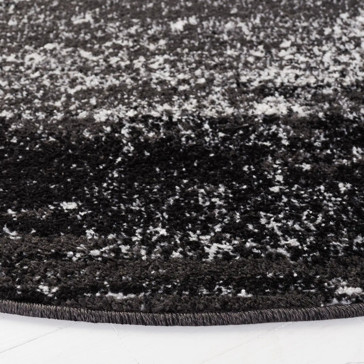 Safavieh Adirondack 5'-0" x 5'-0" Rug in Silver / Black