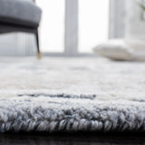 Safavieh Glamour 5'-0" x 8'-0" Rug in Light Brown / Grey