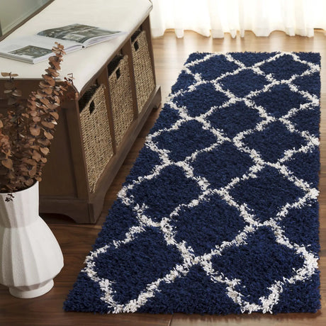 Safavieh Sgd-Dallas Shag 2'-3" x 10'-0" Rug in Navy / Ivory