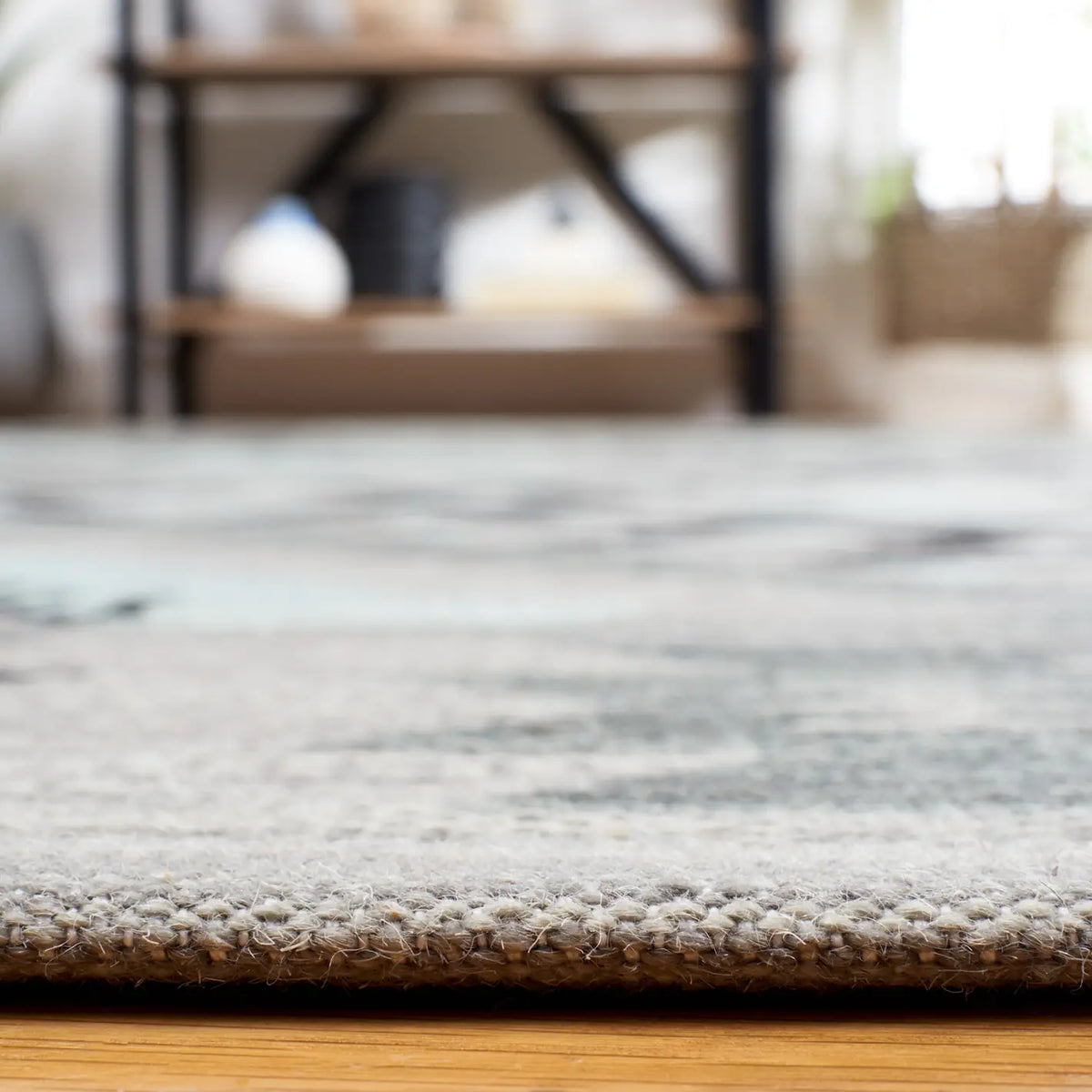 Safavieh Kilim 4'-0" x 6'-0" Rug in Grey / Black