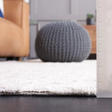 Safavieh Audrey 4'-0" x 6'-0" Rug in Light Grey / Beige