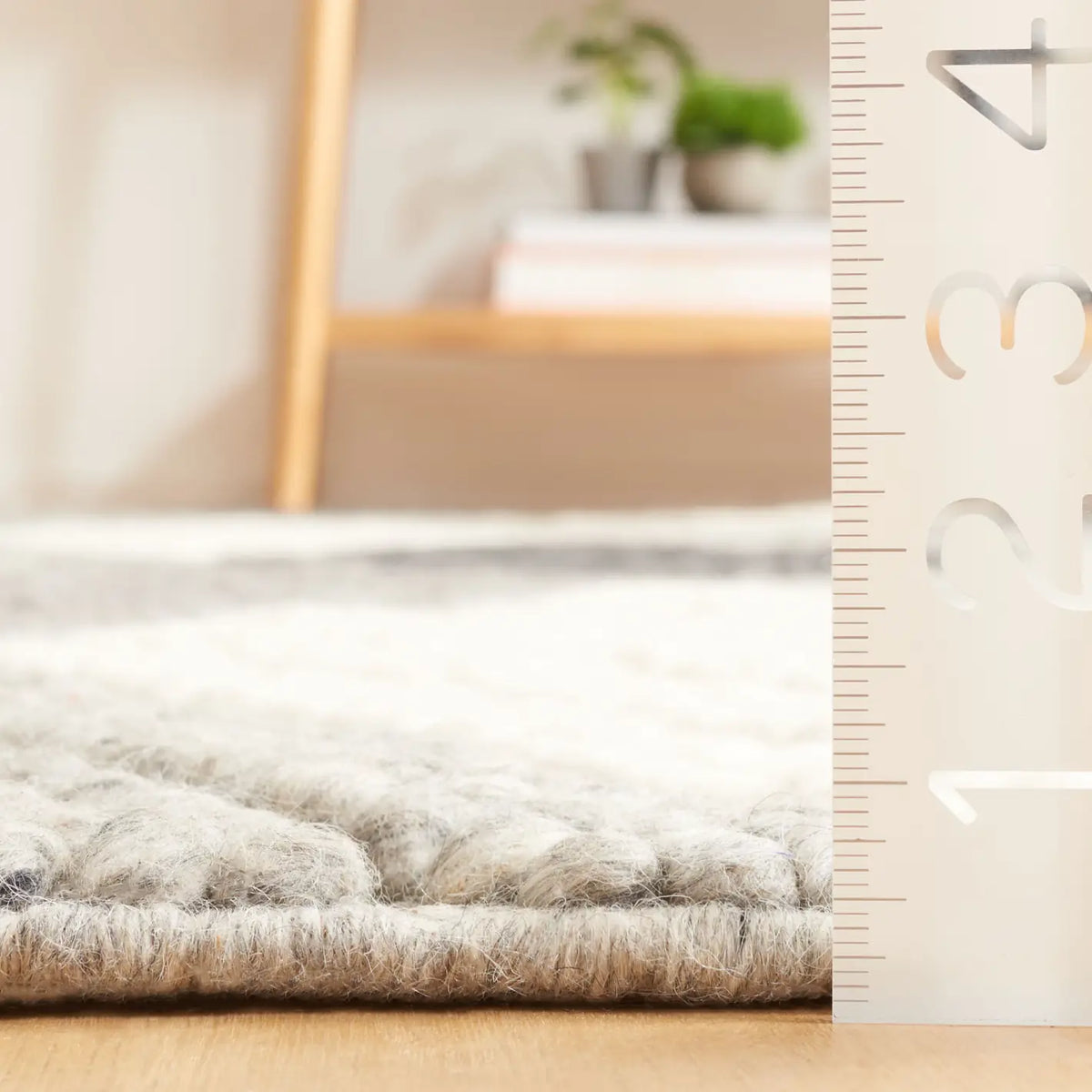 Safavieh Natura 5'-0" x 8'-0" Rug in Anthracite
