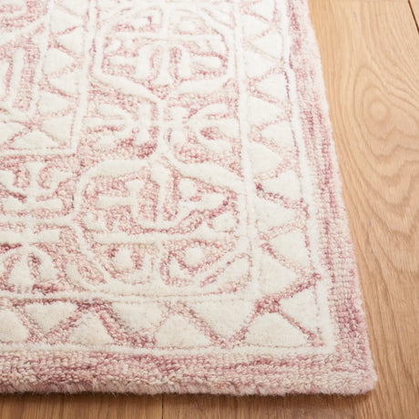 Safavieh Metro 4'-0" x 6'-0" Rug in Dark Pink / Ivory