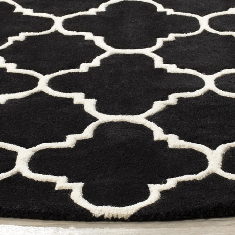 Safavieh Chatham 7'-0" x 7'-0" Rug in Black / Ivory