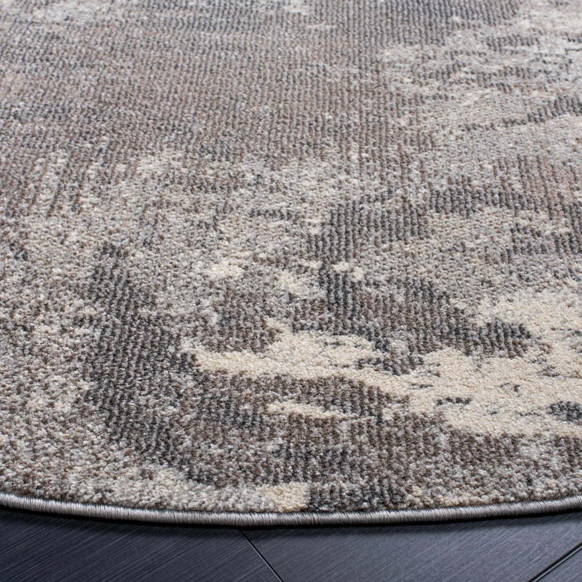 Safavieh Madison 5'-0" x 5'-0" Rug in Beige / Grey