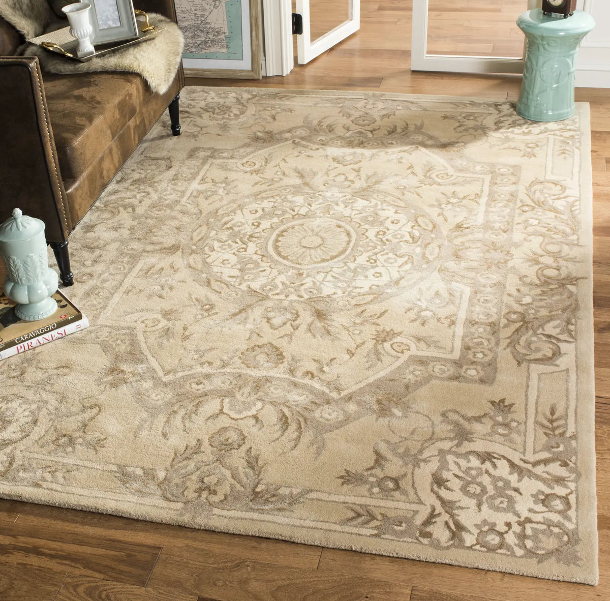 Safavieh Savonnerie 6'-0" x 9'-0" Rug in Sand