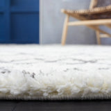 Safavieh Berber Shag 4'-0" x 6'-0" Rug in Ivory / Grey