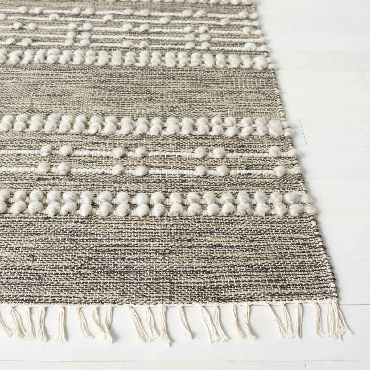 Safavieh Natural Fiber 4'-0" x 6'-0" Rug in Natural / Beige