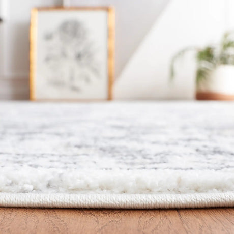 Safavieh Opal 4'-0" x 6'-0" Rug in Grey / Ivory