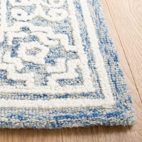 Safavieh Metro 4'-0" x 6'-0" Rug in Blue / Ivory