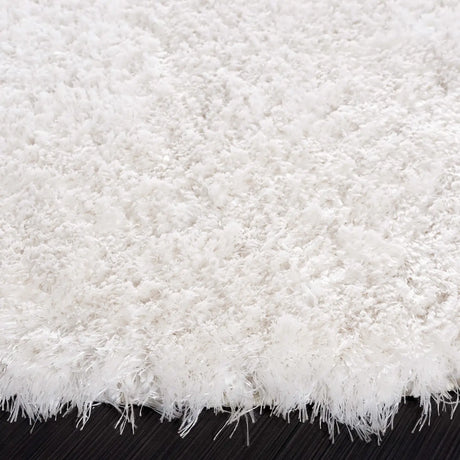 Safavieh Cloud Shag 6'-7" x 6'-7" Rug in White