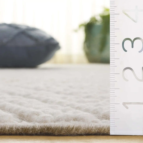 Safavieh Natura 5'-0" x 8'-0" Rug in Ivory