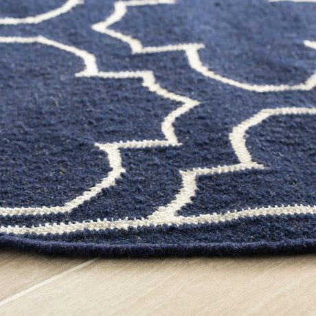 Safavieh Dhurries 7'-0" x 7'-0" Rug in Navy / Ivory