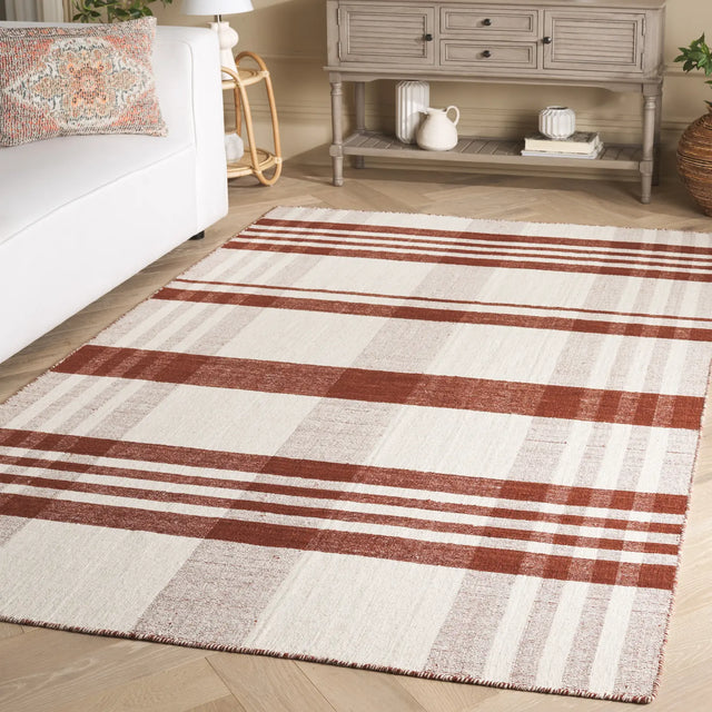 Safavieh Striped Kilim 4'-0" x 6'-0" Rug in Rust / Ivory
