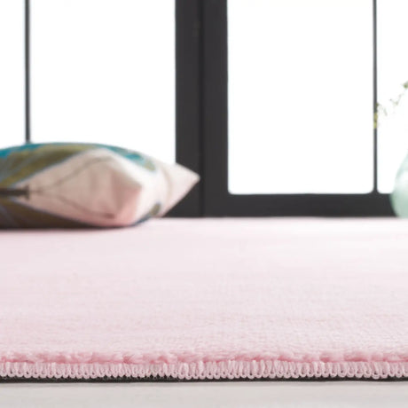 Safavieh Loft 300 4'-0" x 6'-0" Rug in Pink