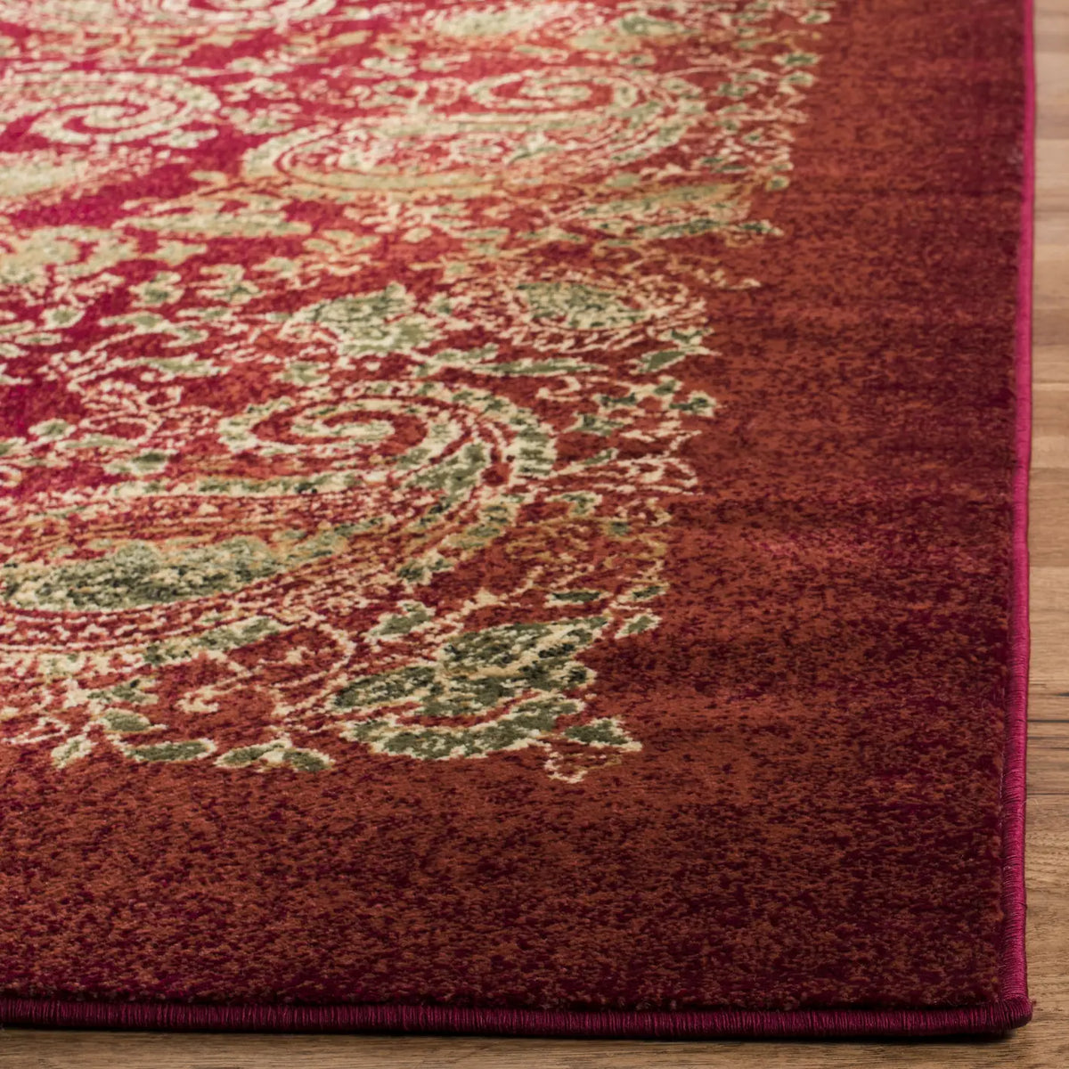 Safavieh Lyndhurst 4'-0" x 6'-0" Rug in Red / Multi