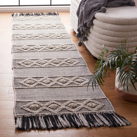Safavieh Vermont 2'-3" x 9'-0" Rug in Beige / Ivory