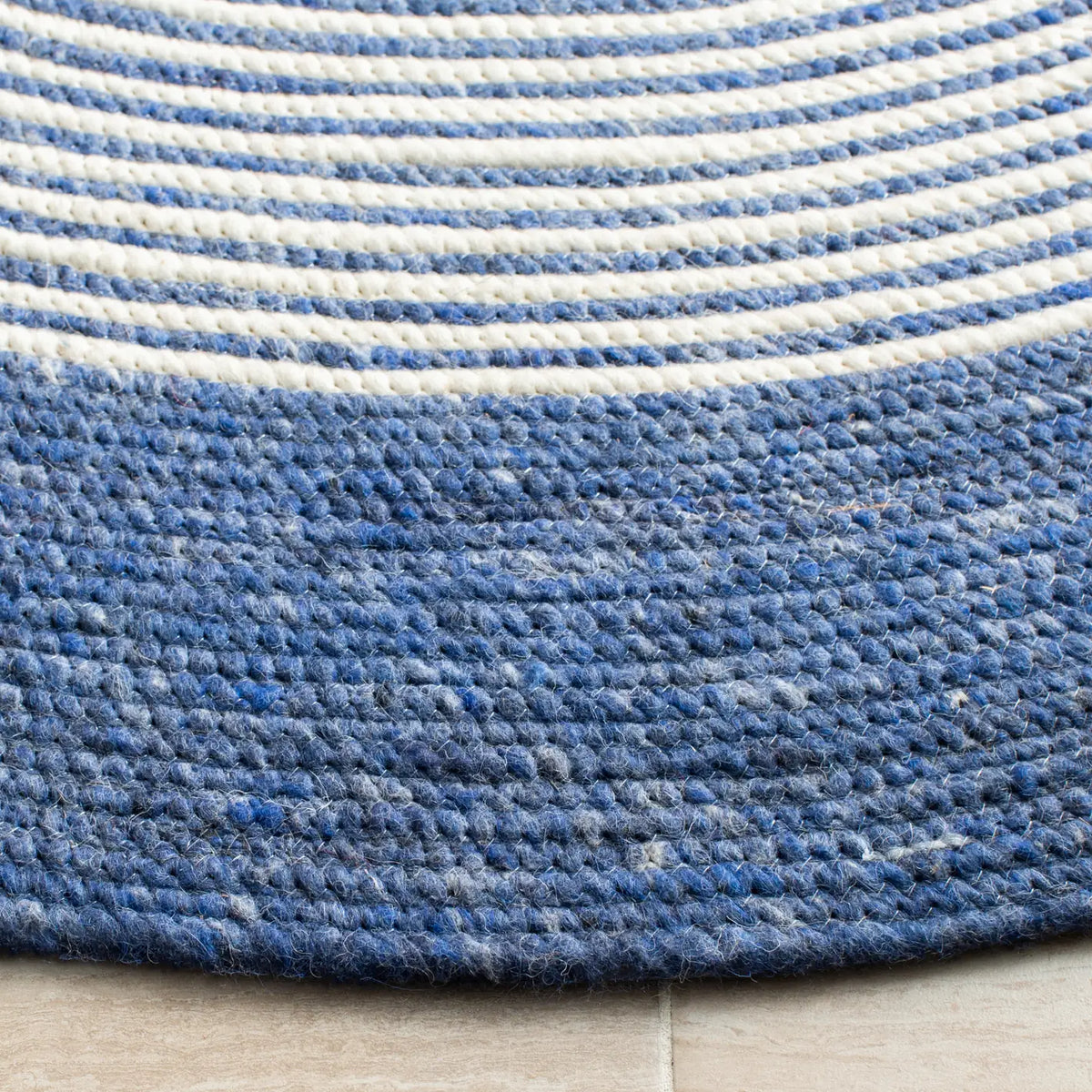Safavieh Braided 5'-0" x 7'-0" Rug in Navy / Ivory