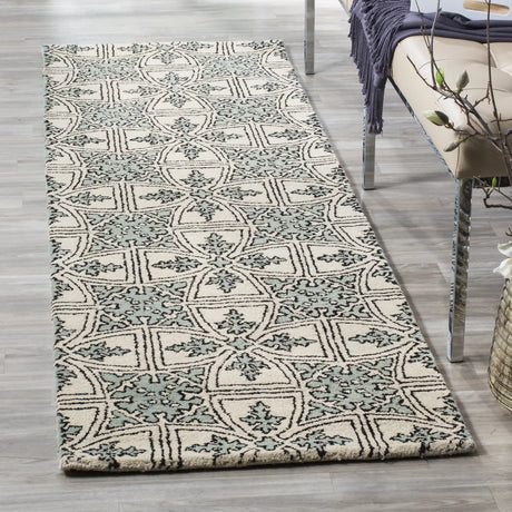 Safavieh Chatham 2'-3" x 7'-0" Rug in Light Blue / Ivory