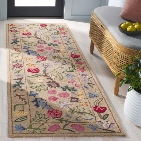 Safavieh Chelsea 2'-6" x 8'-0" Rug in Beige / Pink