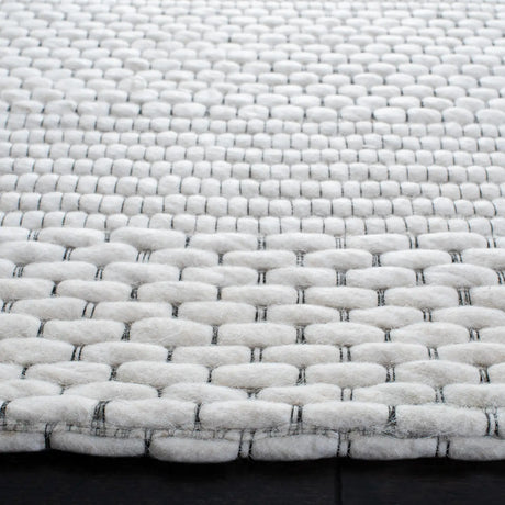 Safavieh Marbella 7'-0" x 7'-0" Rug in Ivory